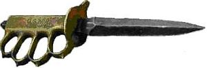Боевые ножи и штык-ножи, стилет с рукоятью в виде кастета и специальный кинжал Fairbairn-Sykes, боевой нож USMC фирмы KA-BAR, боевые ножи времен СССР