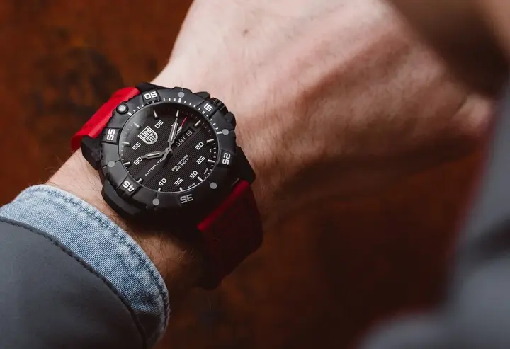 Luminox Master Carbon SEAL Automatic механические наручные часы с автоподзаводом и корпусом из углерода