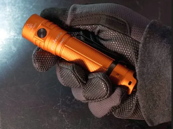 Основні характеристики ліхтаря Fenix LD30 Renegade