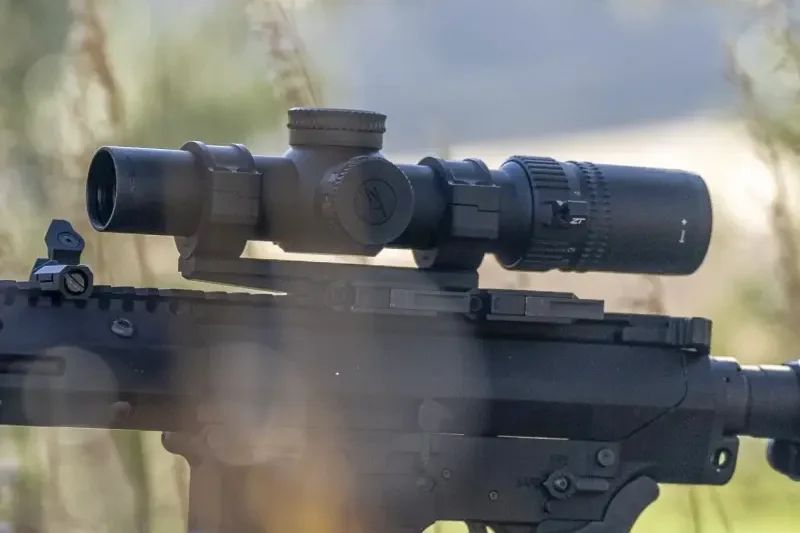 Оптичний приціл ZeroTech Vengeance HD 1-10×28 LPVO FFP для ближніх та далеких дистанцій.