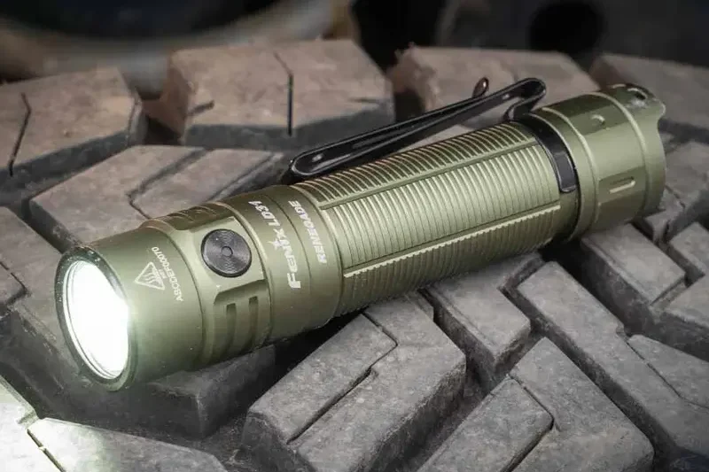 EDC-ліхтар Fenix LD31 Renegade для міста та відпочинку на природі.
