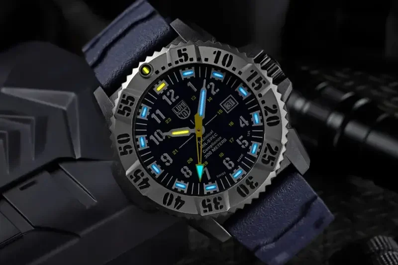 Наручний годинник Luminox MIL-SPEC 3355 з корпусом із CARBONOX.