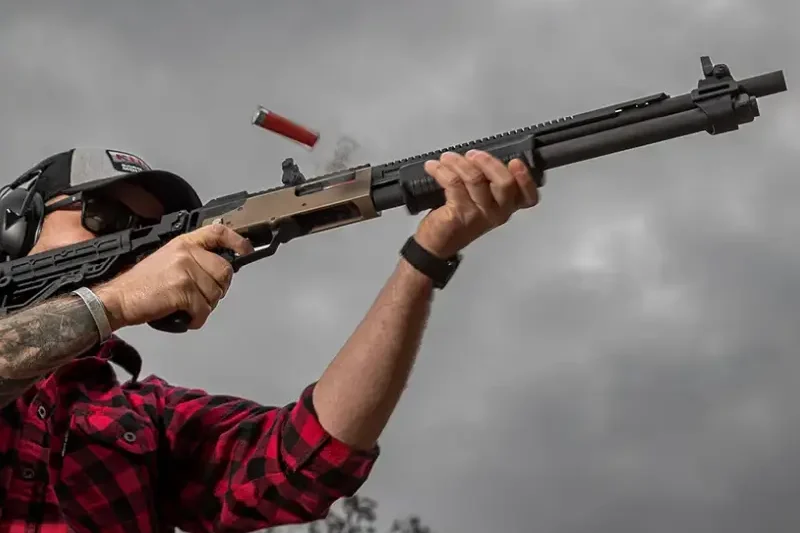 Помпові дробовики Mossberg 590R Chisel та Mossberg 590RM Chisel 12 калібру.