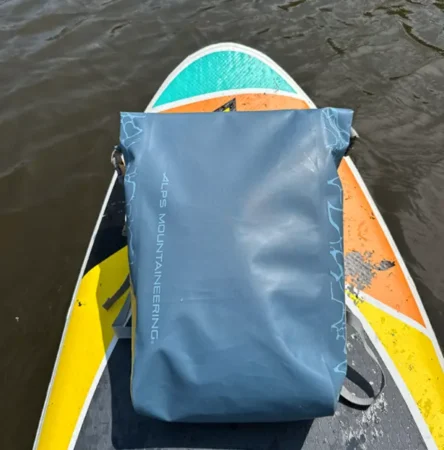 Водонепроникні рюкзаки Reflection Dry Backpack від компанії Alps Mountaineering допоможуть вирішити цю проблему