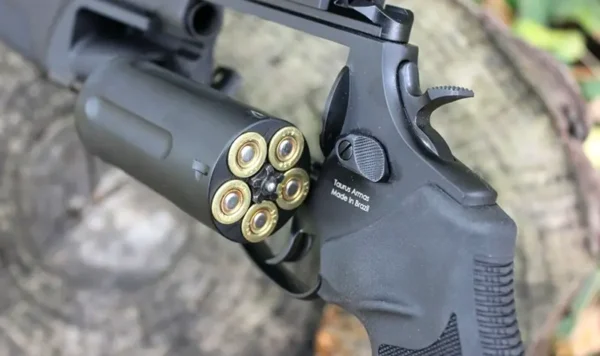 Револьвери Taurus Judge за останні два десятиліття зазнали багато змін
