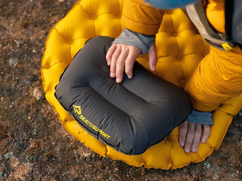 Ультралегка подушка Sea to Summit Aeros Ultralight Pillow для піших походів та велотуризму