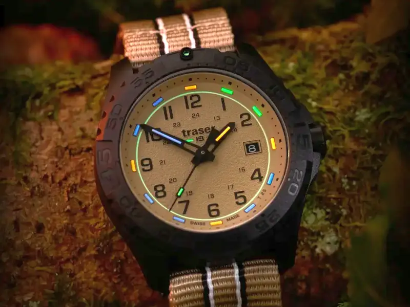 Наручний годинник Traser P96 Outdoor Pioneer з автономним підсвічуванням Spectralight