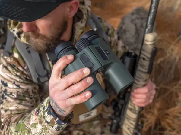 Особливості бінокля з лазерним дальноміром Vortex Talon HD 10K