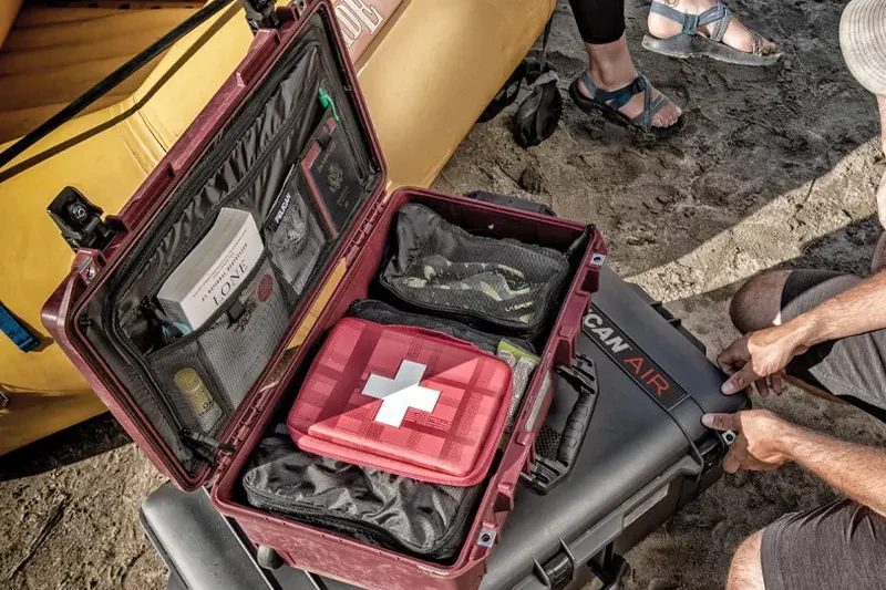 Ударостійкі кейси Pelican Air, Cargo Case, HardBack Laptop Case для захисту обладнання та спорядження.