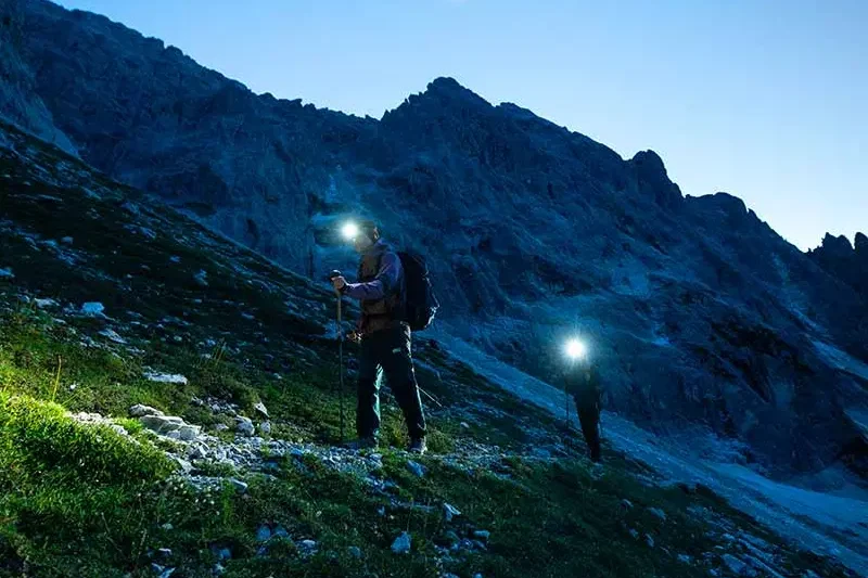 Налобные фонари Petzl, некоторые характеристики и особенности конструкции налобных фонарей Petzl.
