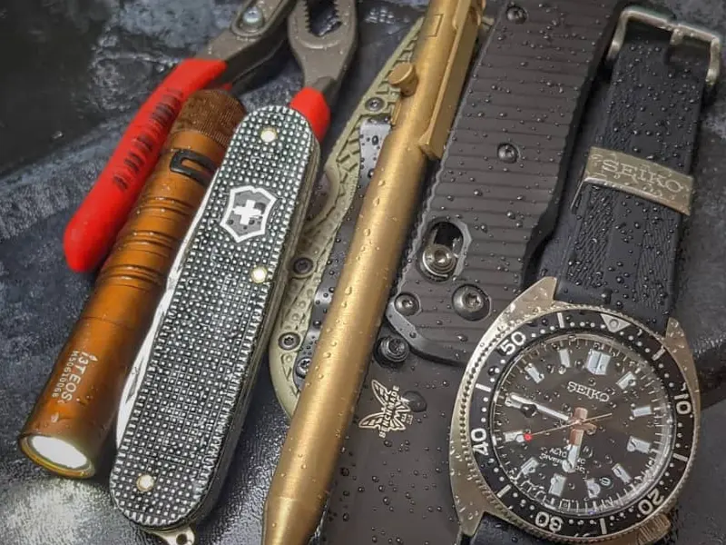 За своєю суттю повсякденний EDC-набір у кишені вашої міської куртки або штанів, це основа готовності до раптових надзвичайних ситуацій