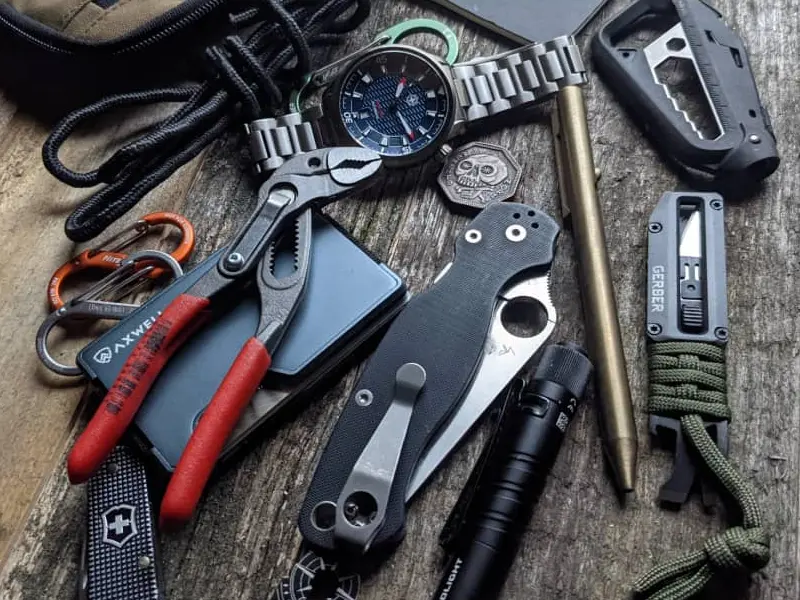Якщо якийсь предмет, що входить в кишеньковий EDC-набір, громіздкий або його просто незручно носити з собою