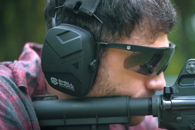 Активні навушники Shellshock Protection EXO Pro Elite для захисту слуху під час стрільби.