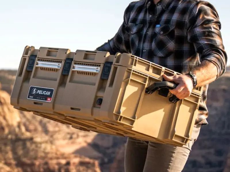 Pelican CRATE — це міцна, настроювана транспортна система з системою кріплень, кронштейнів та аксесуарів ModRail