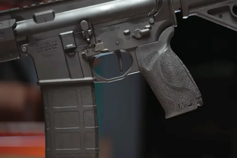 Карабін Smith & Wesson M&P 15 AXE калібру 5,56 NATO зі стволом 11.5 дюймів.