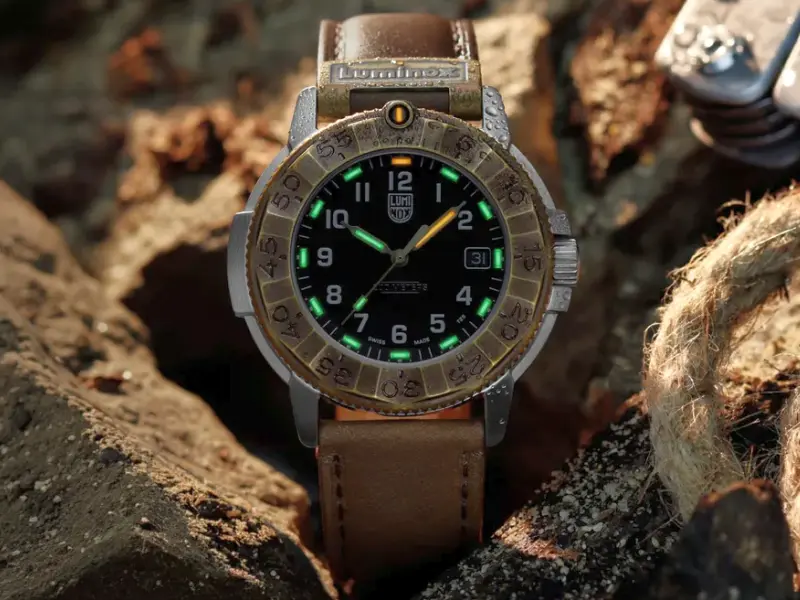 Наручний годинник Luminox Adventure Watch поєднує в собі позачасовий стиль експедиційних годинників зі швейцарською точністю