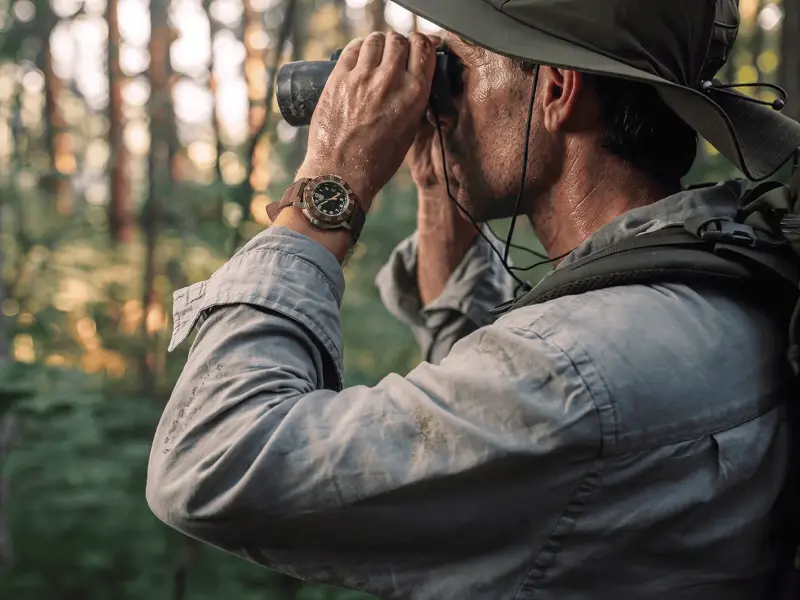 Створені відповідно до військових стандартів, наручні годинники Luminox Adventure Watch оснащені швейцарським кварцовим механізмом