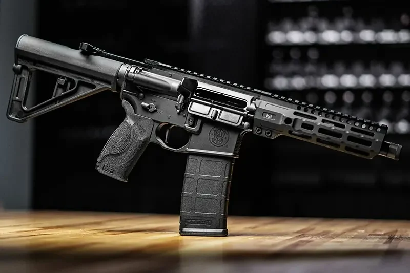 Компактні гвинтівки Smith & Wesson M&P 15 AXE Pistol та M&P 15 AXE SBR під глушник і патрон .300 Blackout.